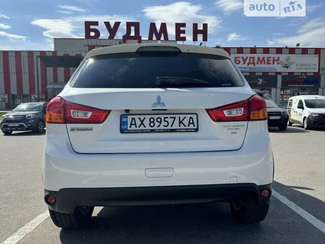 Белый Мицубиси Outlander Sport, объемом двигателя 2.4 л и пробегом 41 тыс. км за 15500 $, фото 3 на Automoto.ua