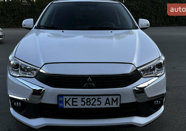 Білий Міцубісі Outlander Sport, об'ємом двигуна 2 л та пробігом 77 тис. км за 14000 $, фото 5 на Automoto.ua