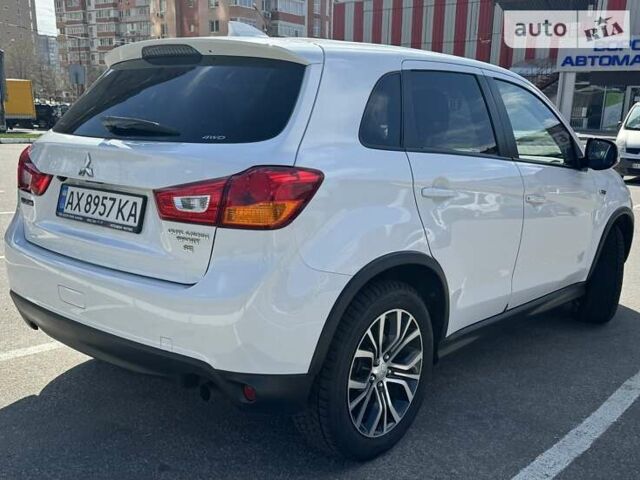 Белый Мицубиси Outlander Sport, объемом двигателя 2.4 л и пробегом 41 тыс. км за 15500 $, фото 5 на Automoto.ua