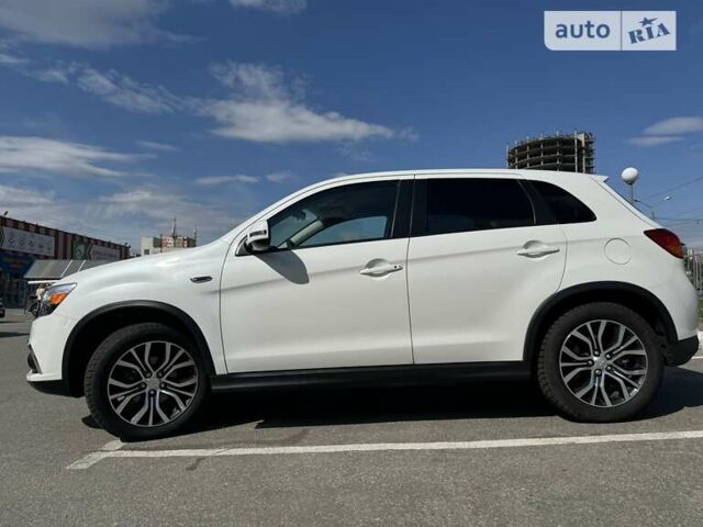 Білий Міцубісі Outlander Sport, об'ємом двигуна 2.4 л та пробігом 41 тис. км за 15500 $, фото 6 на Automoto.ua