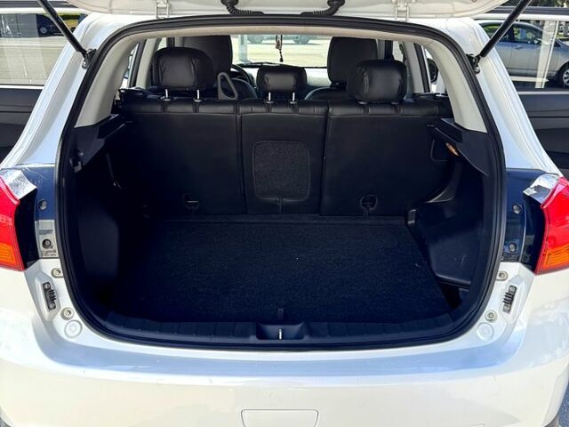 Белый Мицубиси Outlander Sport, объемом двигателя 2 л и пробегом 110 тыс. км за 12600 $, фото 9 на Automoto.ua