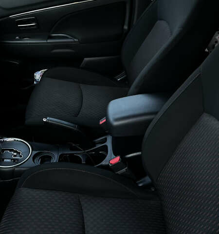 Білий Міцубісі Outlander Sport, об'ємом двигуна 2 л та пробігом 77 тис. км за 14000 $, фото 13 на Automoto.ua