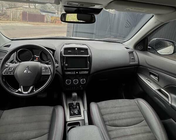Білий Міцубісі Outlander Sport, об'ємом двигуна 2.4 л та пробігом 68 тис. км за 17000 $, фото 15 на Automoto.ua