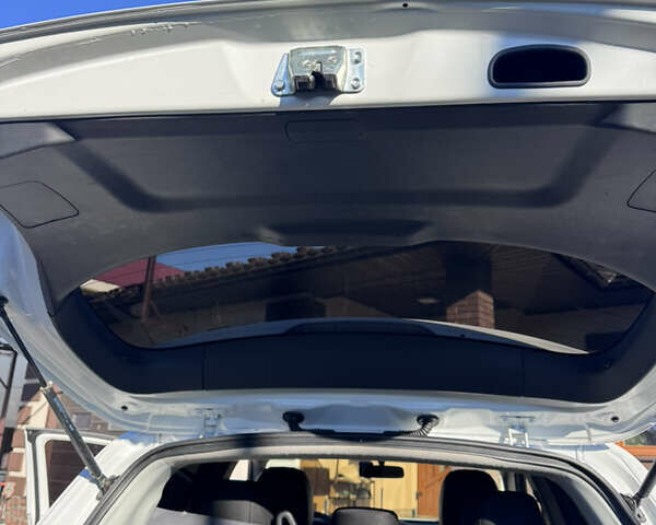 Белый Мицубиси Outlander Sport, объемом двигателя 2 л и пробегом 144 тыс. км за 16400 $, фото 19 на Automoto.ua