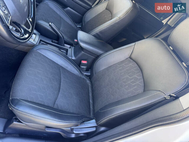 Белый Мицубиси Outlander Sport, объемом двигателя 2 л и пробегом 144 тыс. км за 16400 $, фото 14 на Automoto.ua