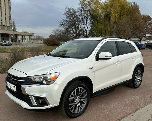 Белый Мицубиси Outlander Sport, объемом двигателя 2.36 л и пробегом 75 тыс. км за 15500 $, фото 1 на Automoto.ua