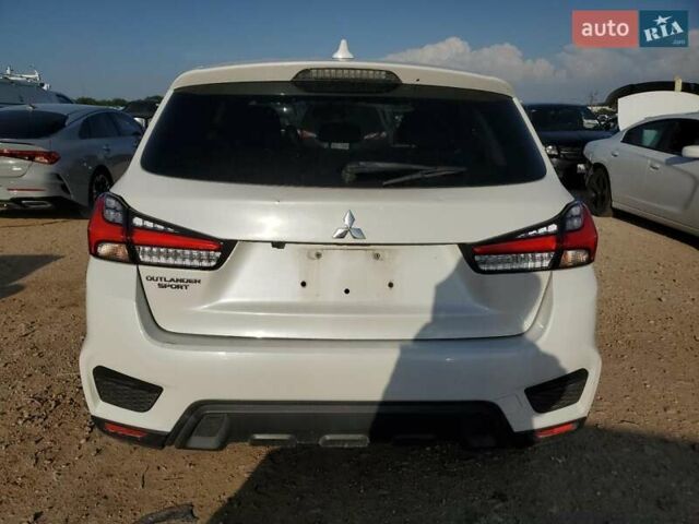 Белый Мицубиси Outlander Sport, объемом двигателя 0 л и пробегом 95 тыс. км за 3000 $, фото 5 на Automoto.ua