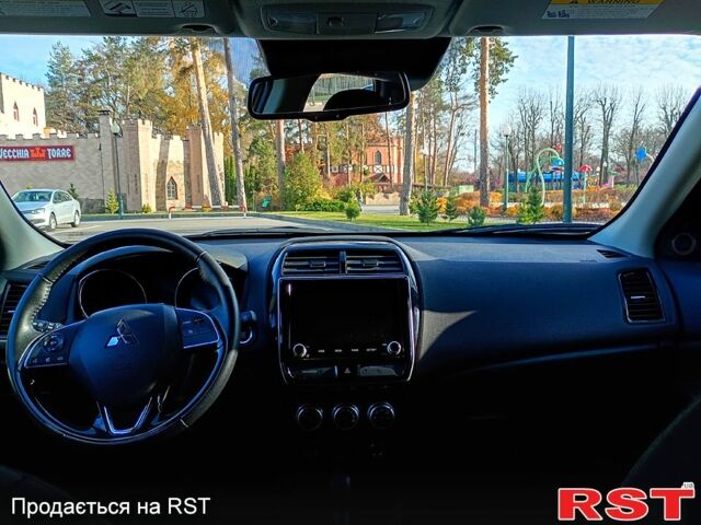 Белый Мицубиси Outlander Sport, объемом двигателя 2 л и пробегом 90 тыс. км за 16500 $, фото 12 на Automoto.ua