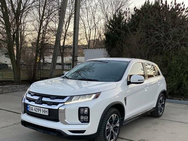 Белый Мицубиси Outlander Sport, объемом двигателя 2.4 л и пробегом 59 тыс. км за 19000 $, фото 11 на Automoto.ua
