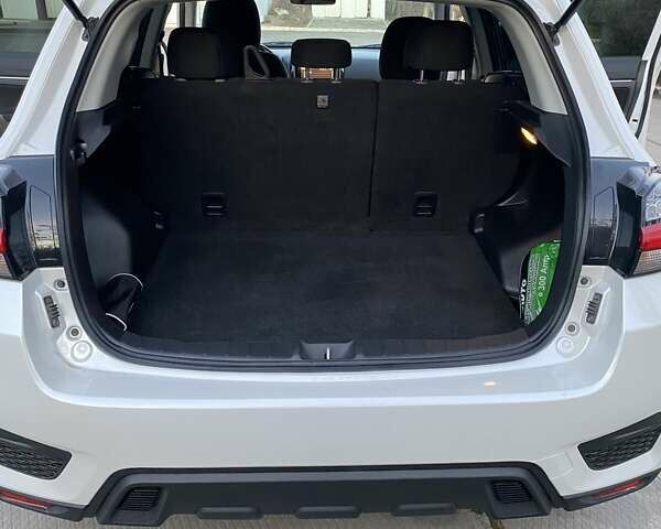 Белый Мицубиси Outlander Sport, объемом двигателя 2.4 л и пробегом 59 тыс. км за 19000 $, фото 23 на Automoto.ua