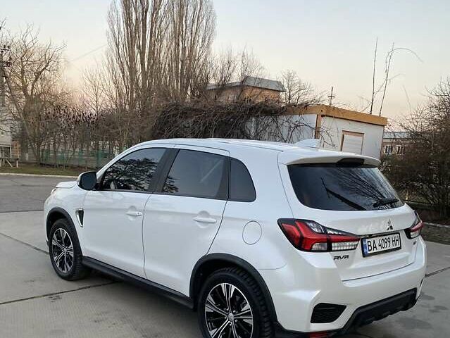 Белый Мицубиси Outlander Sport, объемом двигателя 2.4 л и пробегом 59 тыс. км за 19000 $, фото 8 на Automoto.ua