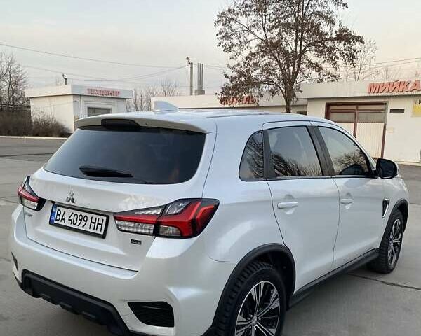Белый Мицубиси Outlander Sport, объемом двигателя 2.4 л и пробегом 59 тыс. км за 19000 $, фото 6 на Automoto.ua