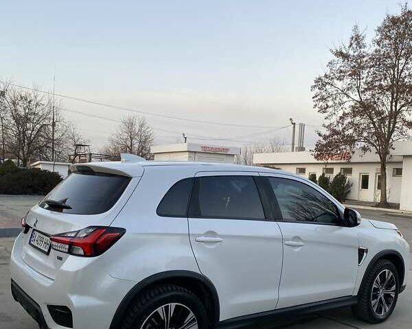 Белый Мицубиси Outlander Sport, объемом двигателя 2.4 л и пробегом 59 тыс. км за 19000 $, фото 5 на Automoto.ua