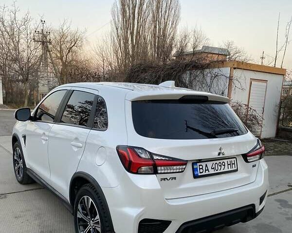 Белый Мицубиси Outlander Sport, объемом двигателя 2.4 л и пробегом 59 тыс. км за 19000 $, фото 7 на Automoto.ua