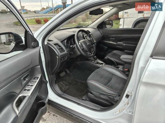 Белый Мицубиси Outlander Sport, объемом двигателя 2 л и пробегом 89 тыс. км за 17900 $, фото 6 на Automoto.ua