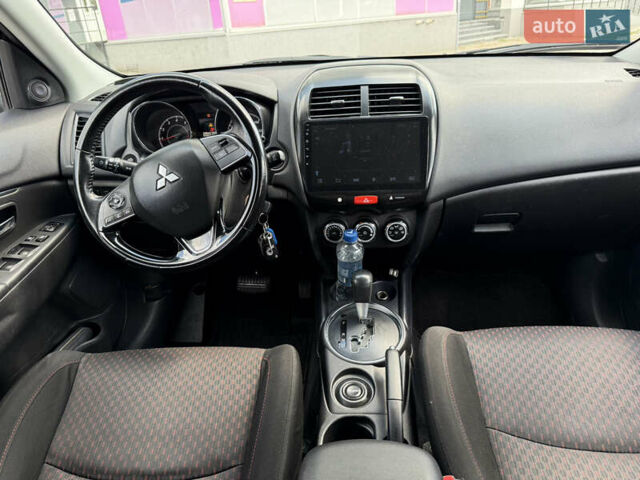Черный Мицубиси Outlander Sport, объемом двигателя 2 л и пробегом 90 тыс. км за 11900 $, фото 15 на Automoto.ua