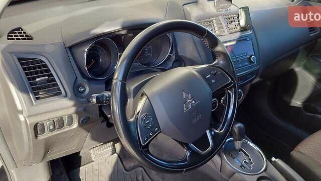 Чорний Міцубісі Outlander Sport, об'ємом двигуна 2 л та пробігом 149 тис. км за 12200 $, фото 5 на Automoto.ua