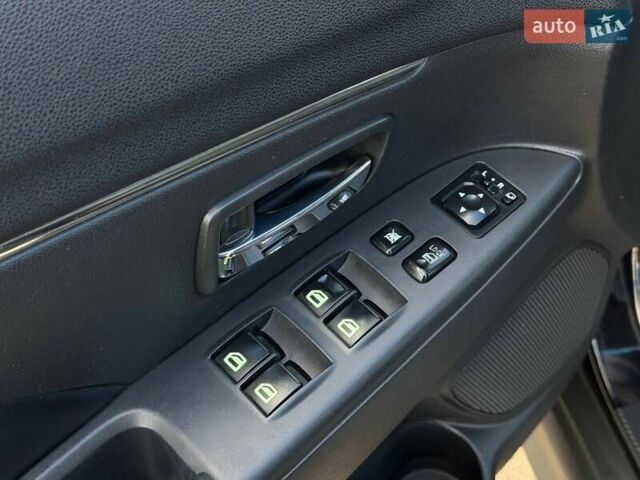 Черный Мицубиси Outlander Sport, объемом двигателя 2.4 л и пробегом 230 тыс. км за 14200 $, фото 32 на Automoto.ua