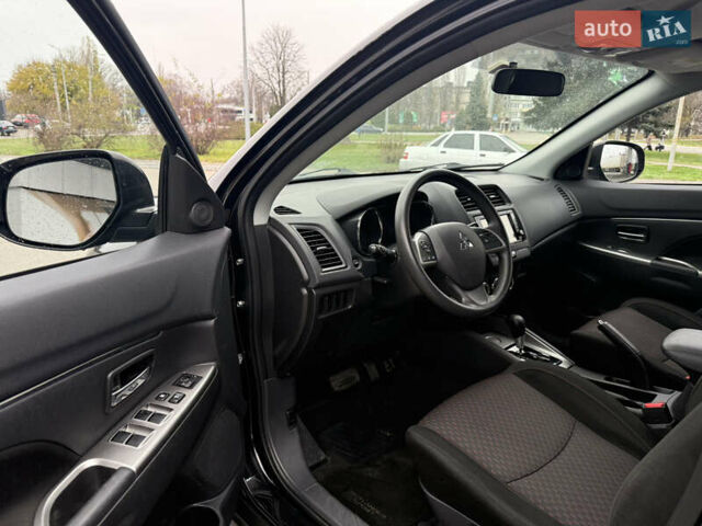Черный Мицубиси Outlander Sport, объемом двигателя 2 л и пробегом 101 тыс. км за 14300 $, фото 10 на Automoto.ua