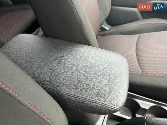 Черный Мицубиси Outlander Sport, объемом двигателя 2 л и пробегом 101 тыс. км за 14300 $, фото 16 на Automoto.ua