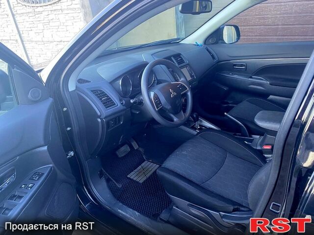 Чорний Міцубісі Outlander Sport, об'ємом двигуна 2 л та пробігом 65 тис. км за 17500 $, фото 3 на Automoto.ua