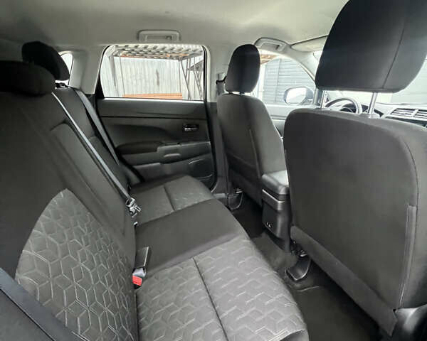 Чорний Міцубісі Outlander Sport, об'ємом двигуна 2.4 л та пробігом 94 тис. км за 16800 $, фото 22 на Automoto.ua