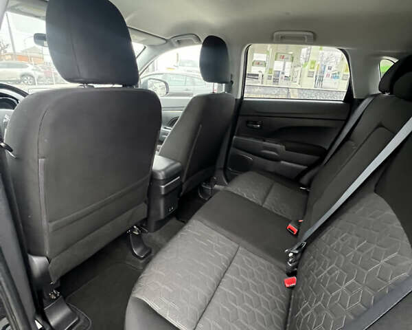 Чорний Міцубісі Outlander Sport, об'ємом двигуна 2.4 л та пробігом 94 тис. км за 16800 $, фото 23 на Automoto.ua