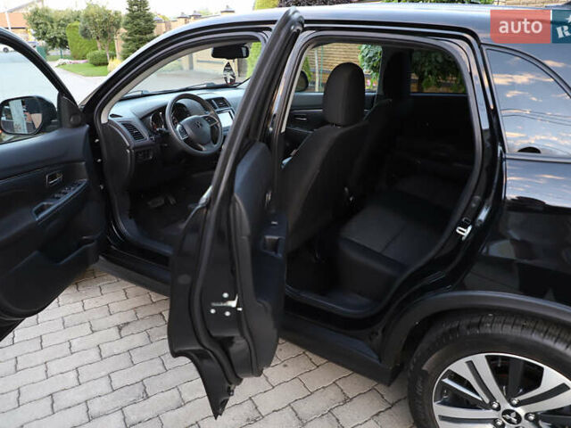 Черный Мицубиси Outlander Sport, объемом двигателя 2 л и пробегом 22 тыс. км за 18500 $, фото 21 на Automoto.ua