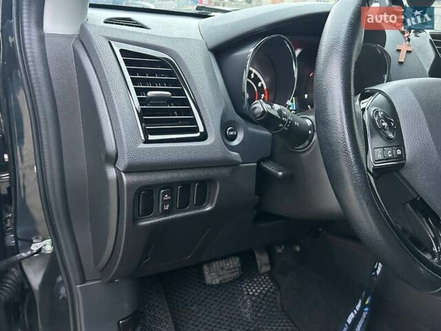 Черный Мицубиси Outlander Sport, объемом двигателя 2 л и пробегом 147 тыс. км за 19200 $, фото 13 на Automoto.ua