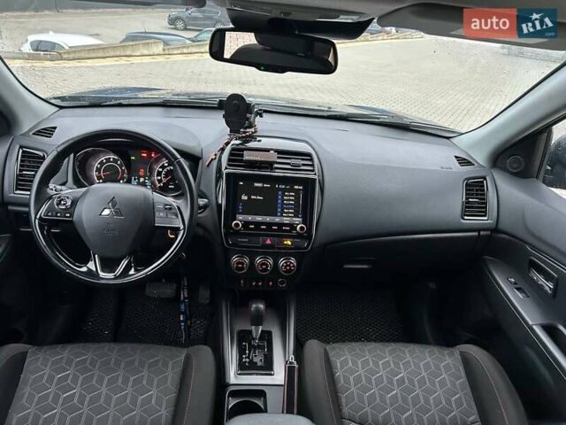 Черный Мицубиси Outlander Sport, объемом двигателя 2 л и пробегом 147 тыс. км за 19200 $, фото 8 на Automoto.ua