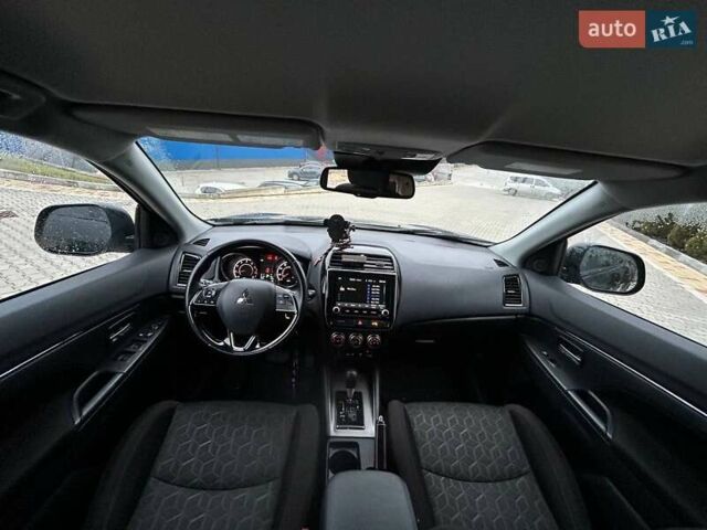 Черный Мицубиси Outlander Sport, объемом двигателя 2 л и пробегом 147 тыс. км за 19200 $, фото 7 на Automoto.ua
