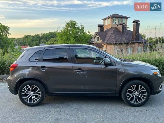 Мицубиси Outlander Sport 2019 в Киеве на Automoto.ua Коричневый Мицубиси Outlander Sport, объемом двигателя 2 л и пробегом 101 тыс. км за 14200 $, фото 2 на Automoto.ua