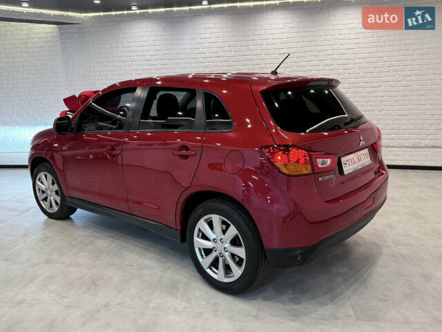 Красный Мицубиси Outlander Sport, объемом двигателя 2 л и пробегом 99 тыс. км за 11999 $, фото 3 на Automoto.ua