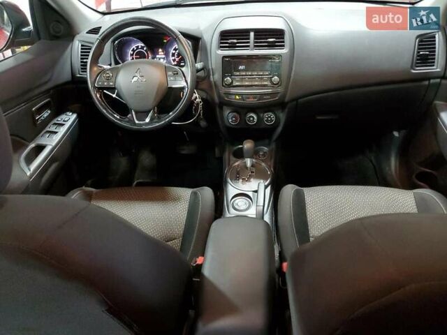 Червоний Міцубісі Outlander Sport, об'ємом двигуна 2 л та пробігом 107 тис. км за 2600 $, фото 7 на Automoto.ua