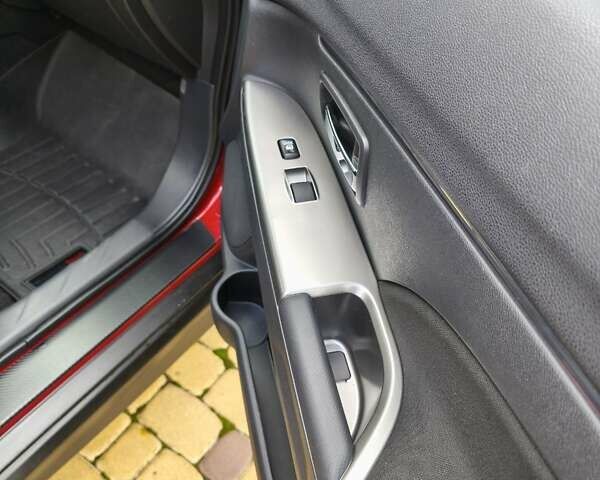 Красный Мицубиси Outlander Sport, объемом двигателя 2 л и пробегом 108 тыс. км за 14900 $, фото 5 на Automoto.ua