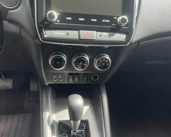Красный Мицубиси Outlander Sport, объемом двигателя 2.4 л и пробегом 99 тыс. км за 16700 $, фото 11 на Automoto.ua