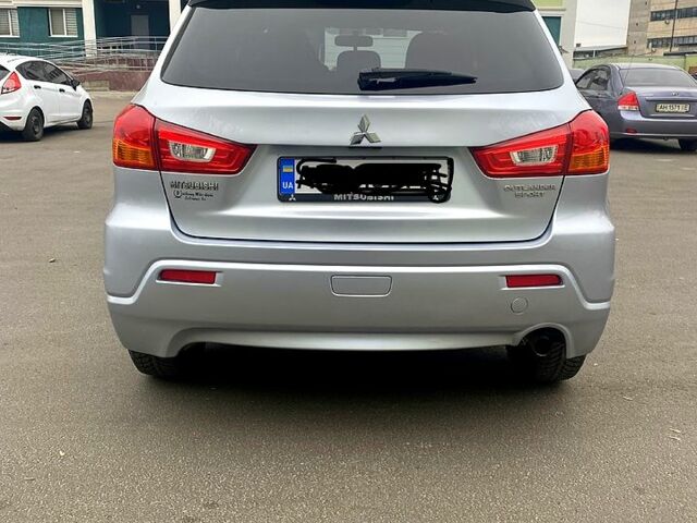 Міцубісі Outlander Sport, об'ємом двигуна 2 л та пробігом 217 тис. км за 10000 $, фото 2 на Automoto.ua