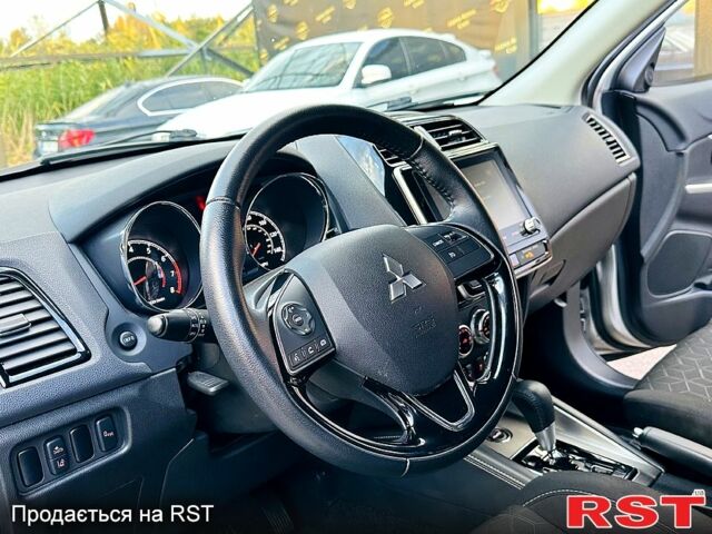 Мицубиси Outlander Sport, объемом двигателя 2 л и пробегом 58 тыс. км за 20700 $, фото 8 на Automoto.ua