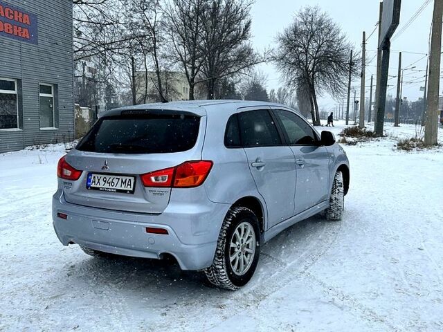 Сірий Міцубісі Outlander Sport, об'ємом двигуна 2 л та пробігом 217 тис. км за 10400 $, фото 4 на Automoto.ua