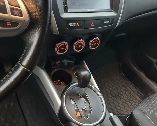 Сірий Міцубісі Outlander Sport, об'ємом двигуна 2 л та пробігом 150 тис. км за 11500 $, фото 4 на Automoto.ua