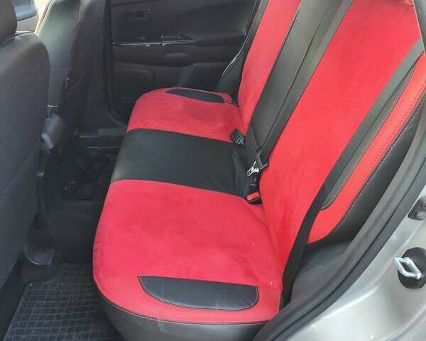 Серый Мицубиси Outlander Sport, объемом двигателя 2 л и пробегом 189 тыс. км за 11200 $, фото 4 на Automoto.ua