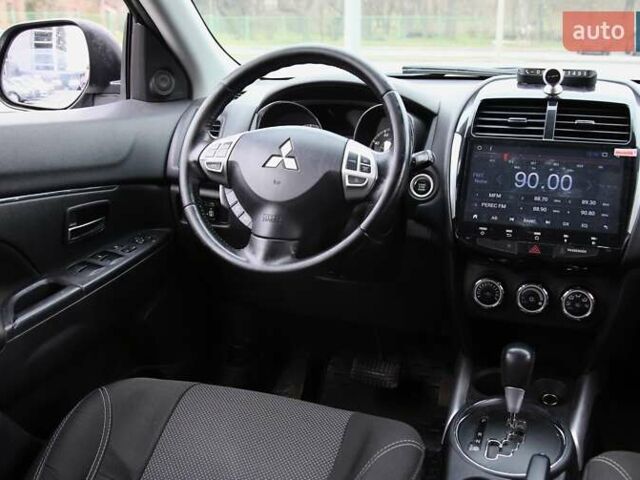 Сірий Міцубісі Outlander Sport, об'ємом двигуна 2 л та пробігом 223 тис. км за 9800 $, фото 10 на Automoto.ua