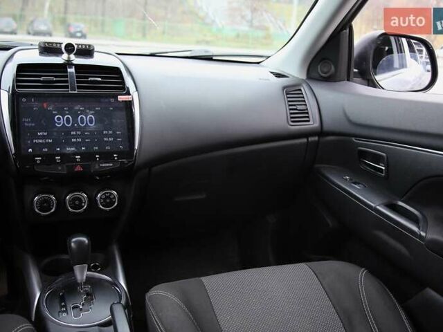 Сірий Міцубісі Outlander Sport, об'ємом двигуна 2 л та пробігом 223 тис. км за 9800 $, фото 12 на Automoto.ua