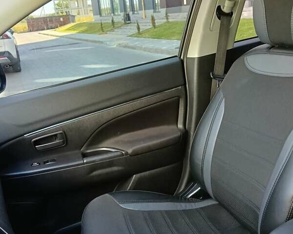 Серый Мицубиси Outlander Sport, объемом двигателя 2 л и пробегом 169 тыс. км за 8800 $, фото 10 на Automoto.ua