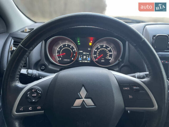 Серый Мицубиси Outlander Sport, объемом двигателя 2 л и пробегом 210 тыс. км за 10000 $, фото 12 на Automoto.ua