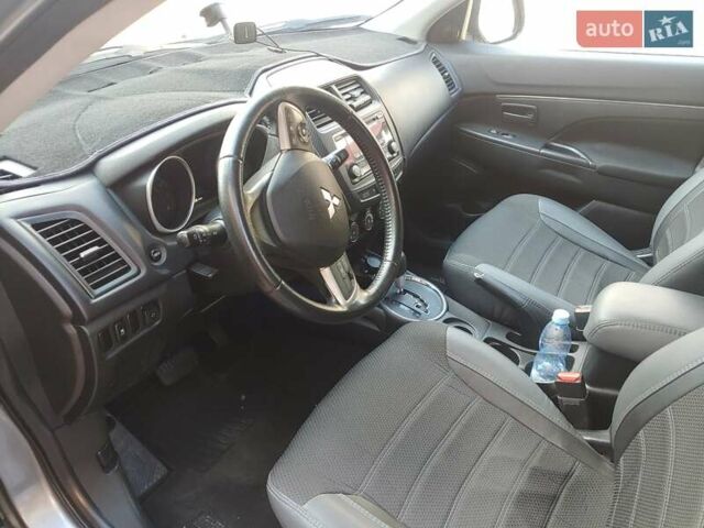 Мицубиси Outlander Sport 2015 в Киеве на Automoto.ua Серый Мицубиси Outlander Sport, объемом двигателя 2.36 л и пробегом 125 тыс. км за 12500 $, фото 2 на Automoto.ua