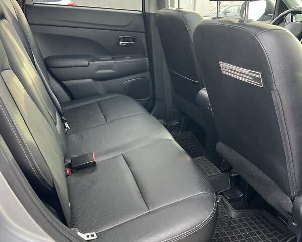 Сірий Міцубісі Outlander Sport, об'ємом двигуна 2.4 л та пробігом 139 тис. км за 15400 $, фото 32 на Automoto.ua