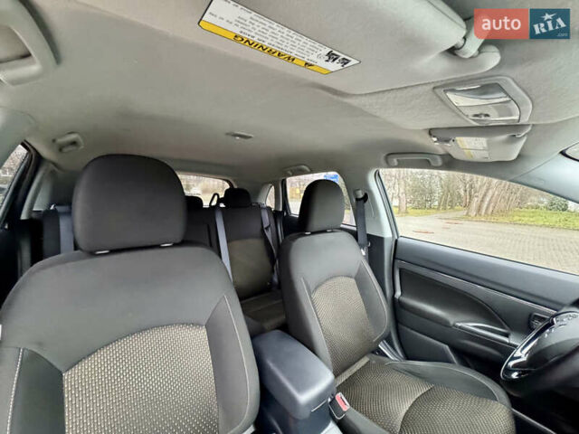 Серый Мицубиси Outlander Sport, объемом двигателя 2 л и пробегом 172 тыс. км за 12700 $, фото 14 на Automoto.ua