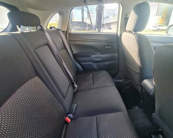 Сірий Міцубісі Outlander Sport, об'ємом двигуна 2 л та пробігом 140 тис. км за 12900 $, фото 2 на Automoto.ua