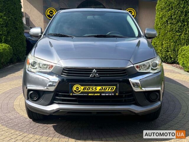 Серый Мицубиси Outlander Sport, объемом двигателя 2 л и пробегом 65 тыс. км за 14200 $, фото 1 на Automoto.ua